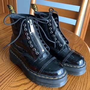 Dr. Martens Air Wair Boots, size 8, like new!